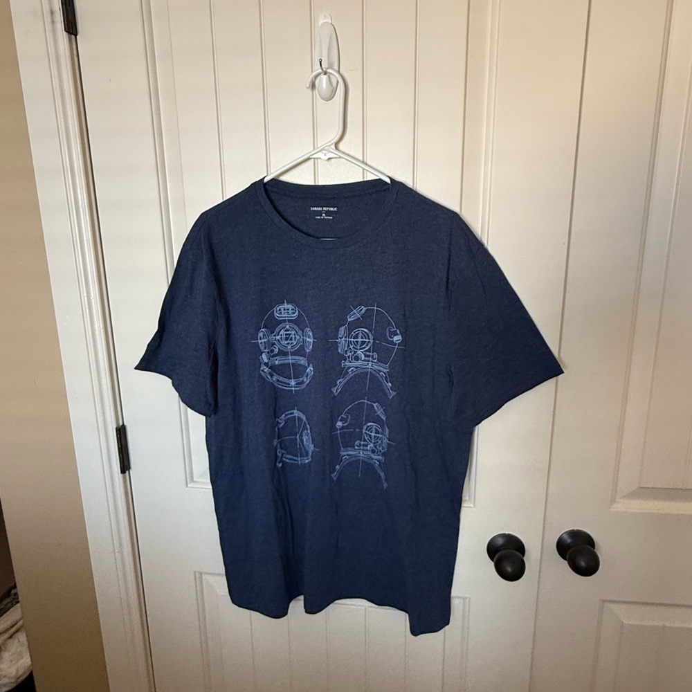Banana Republic Tee